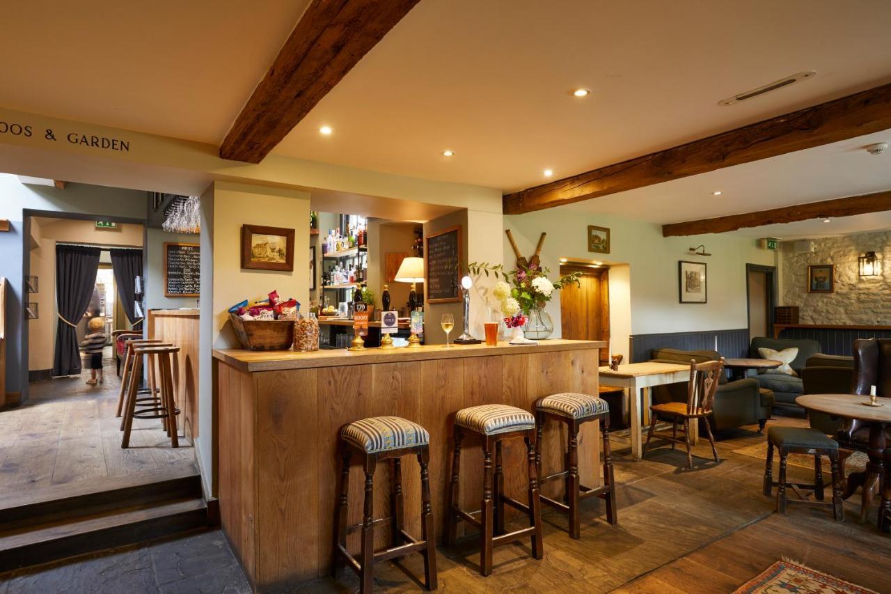 The Kingham Plough Hotel Екстериор снимка