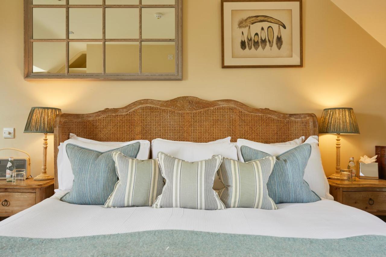The Kingham Plough Hotel Екстериор снимка